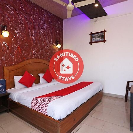 Oyo 73902 Vyttila Residency Hotel Kochi Exterior photo