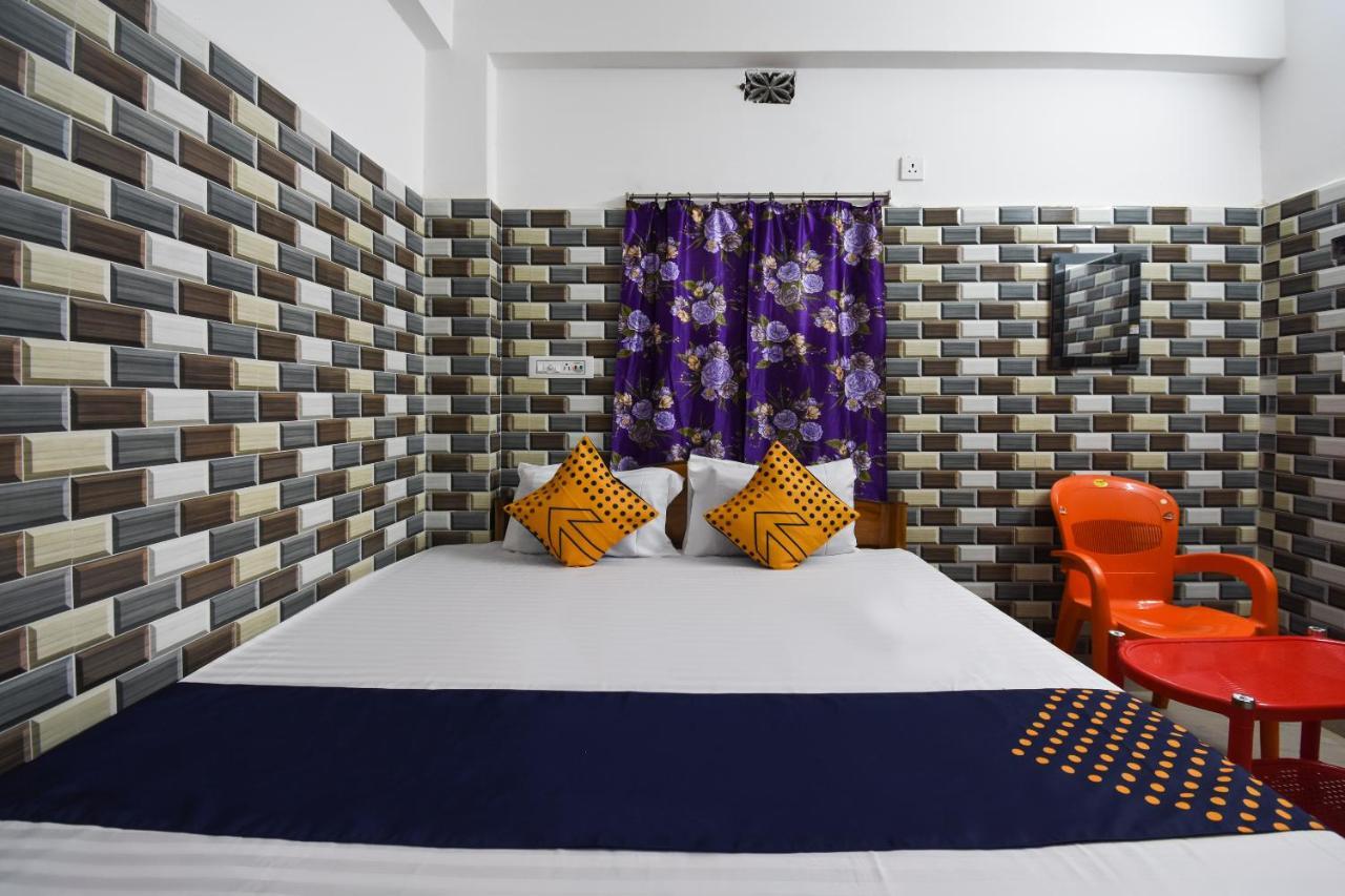 Oyo 73902 Vyttila Residency Hotel Kochi Exterior photo