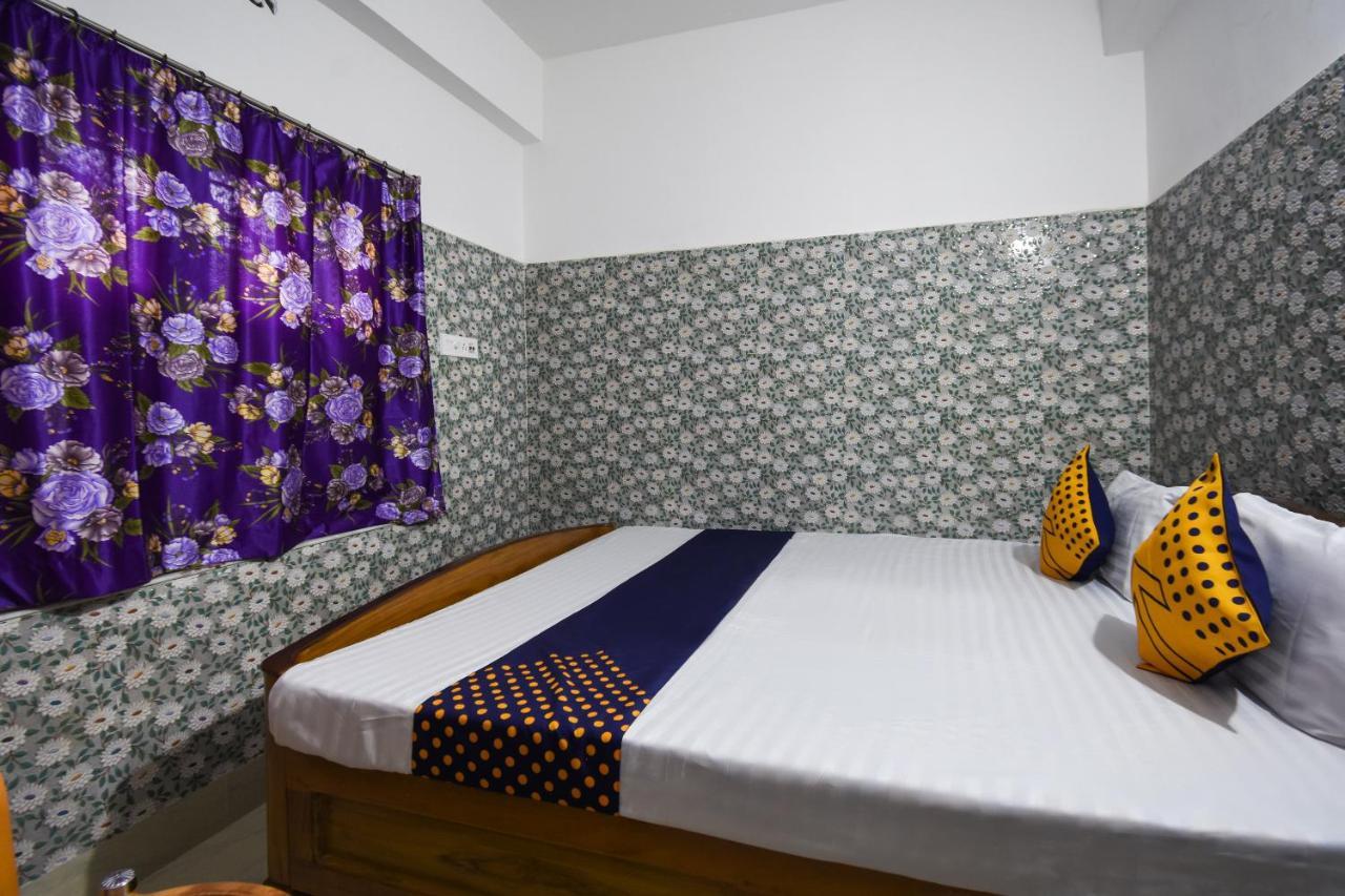 Oyo 73902 Vyttila Residency Hotel Kochi Exterior photo