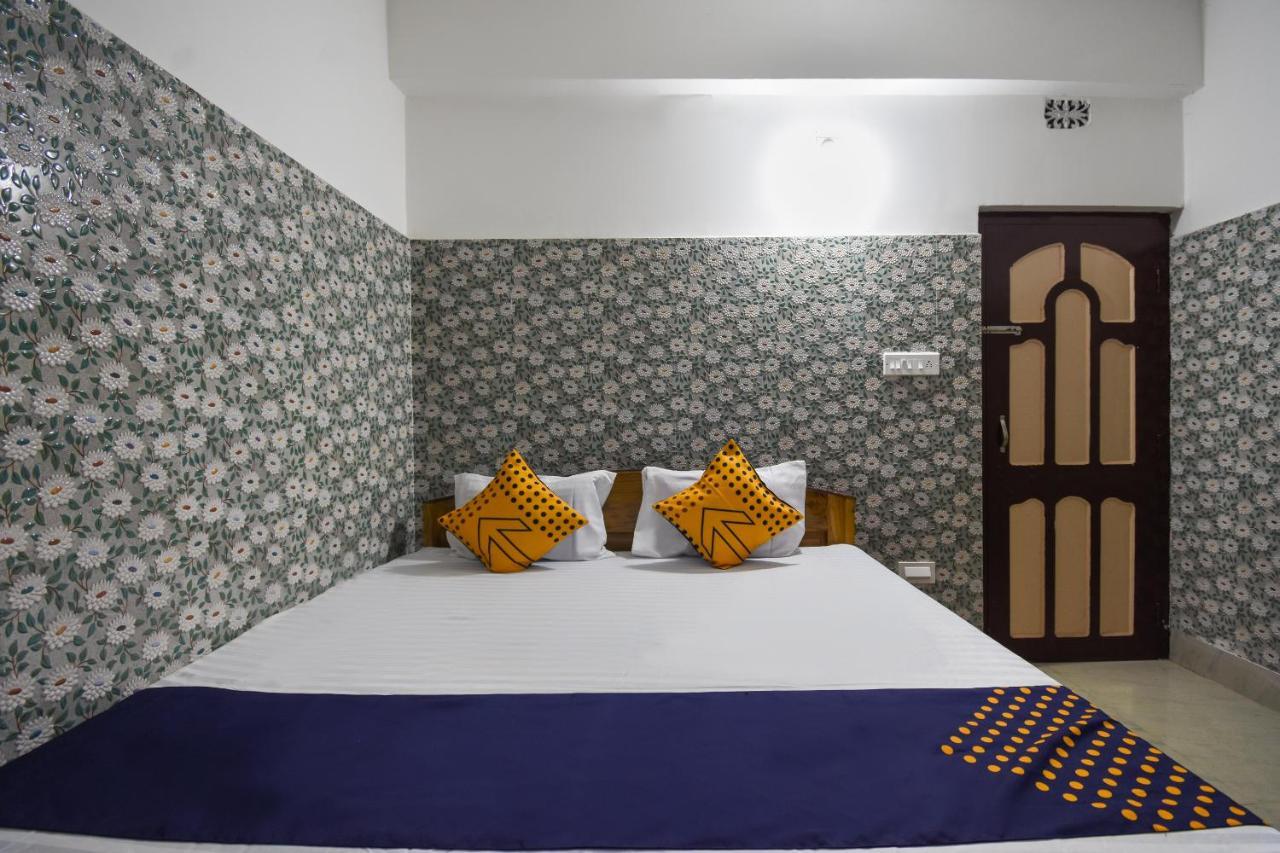 Oyo 73902 Vyttila Residency Hotel Kochi Exterior photo